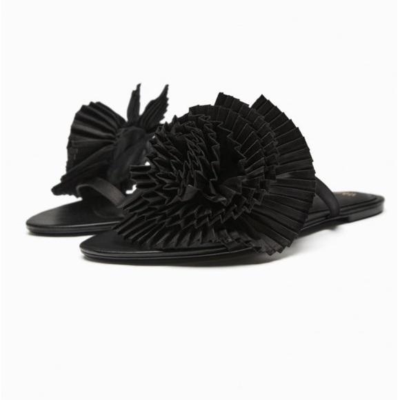 ZARA PLEATED FLAT FABRIC SANDALS- NWT - Picture 3 of 5
